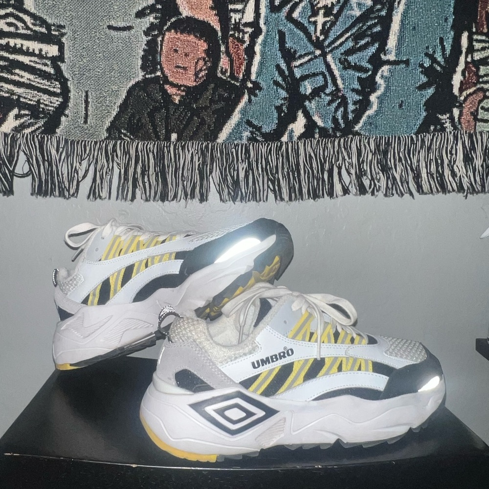 Umbro Neptune Sneakers Size 8.5